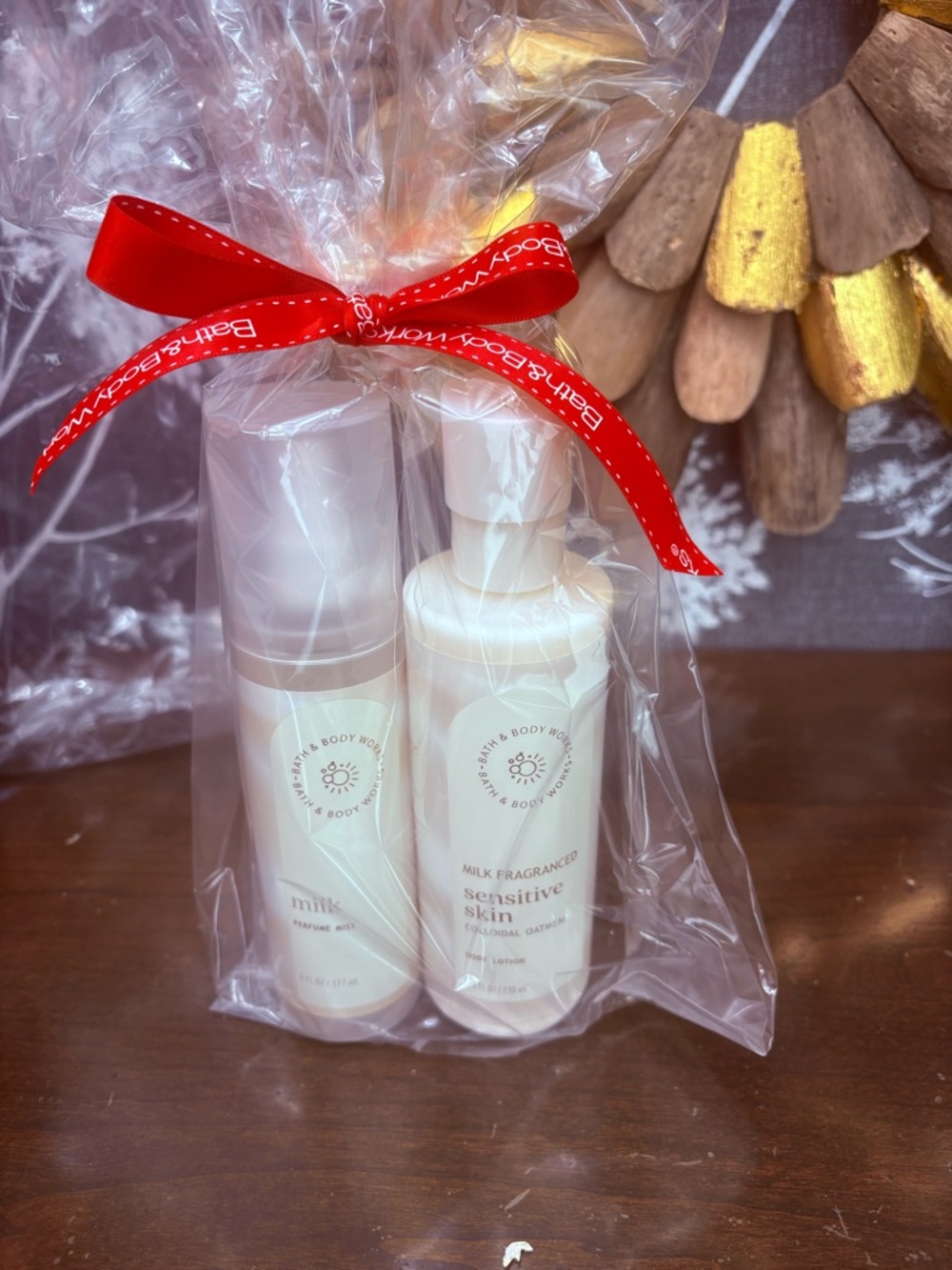 Bath & Body Works Milk Fragrance Duo - Cream & White with Red Bow